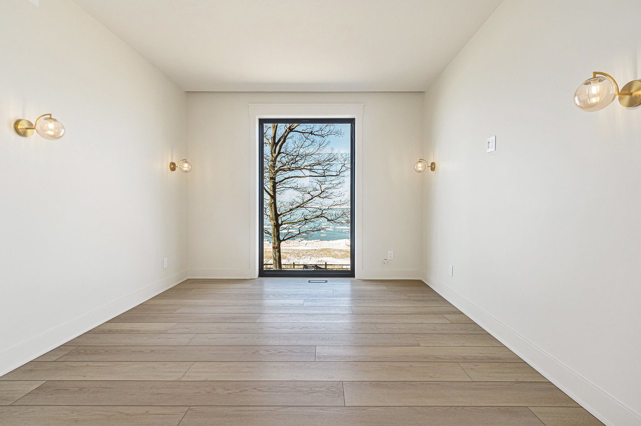 2578 2576, 2572 Lakeshore Drive