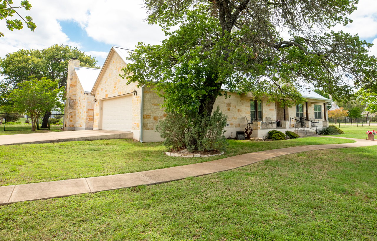 156 Northview Ln, Fredericksburg, TX