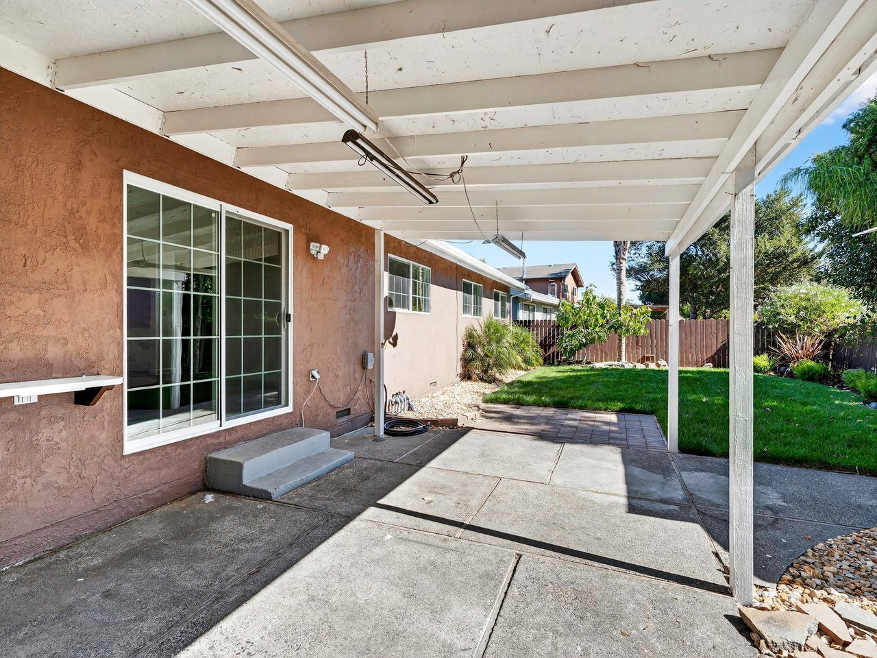 844 Cedarwood Ln