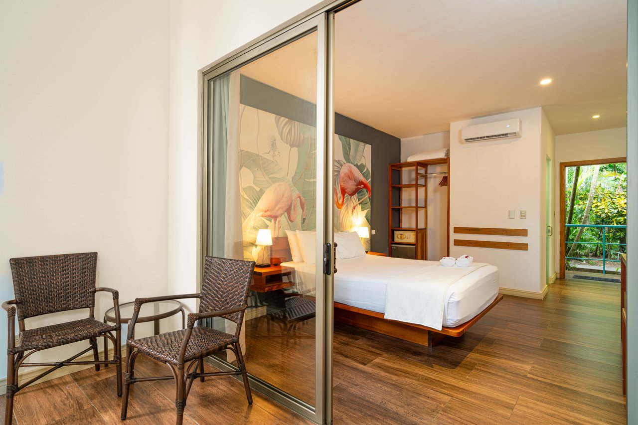22 Unit Tropical Boutique Hotel steps from Manuel Antonio Park & Beach