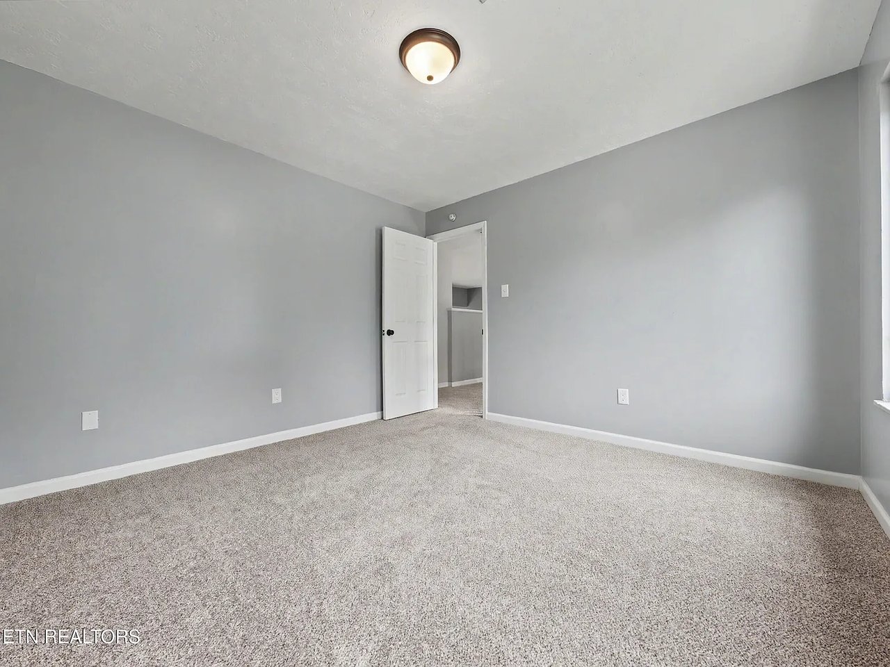 5516 Oakside Drive