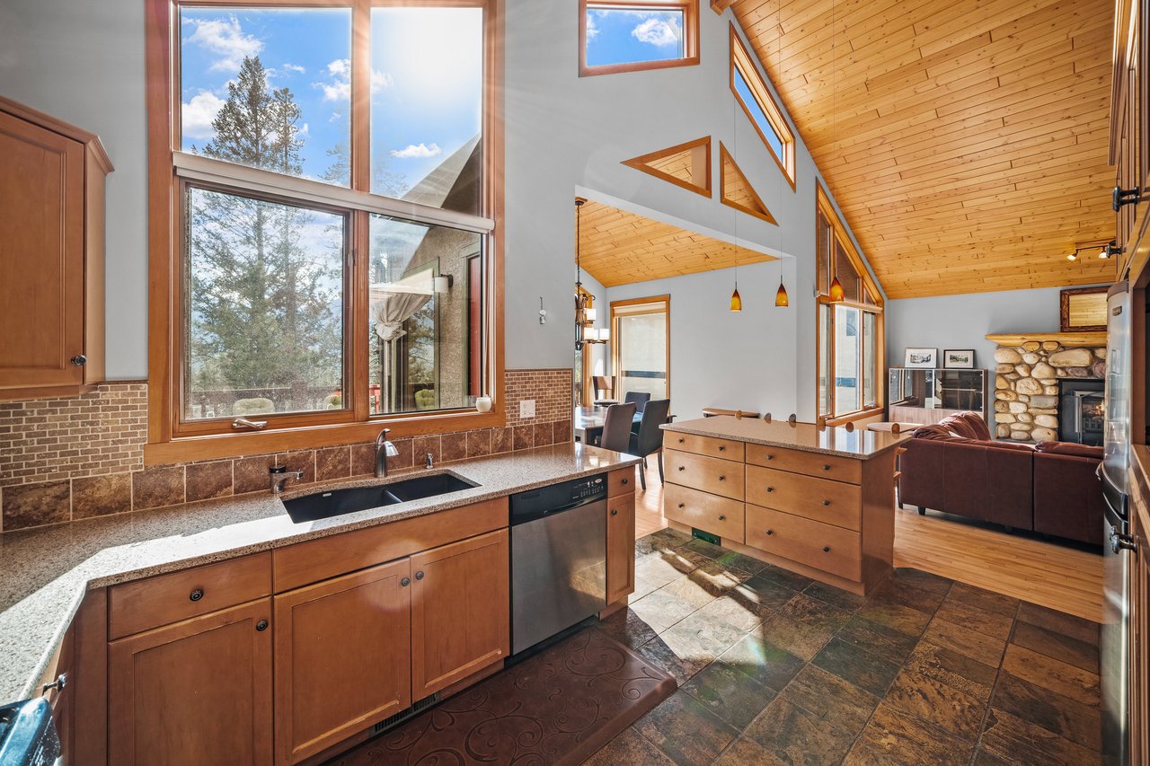 369 Eagle Heights