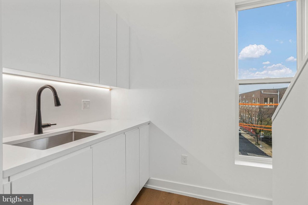 660 Fairmount Ave, Philadelphia, PA 19123