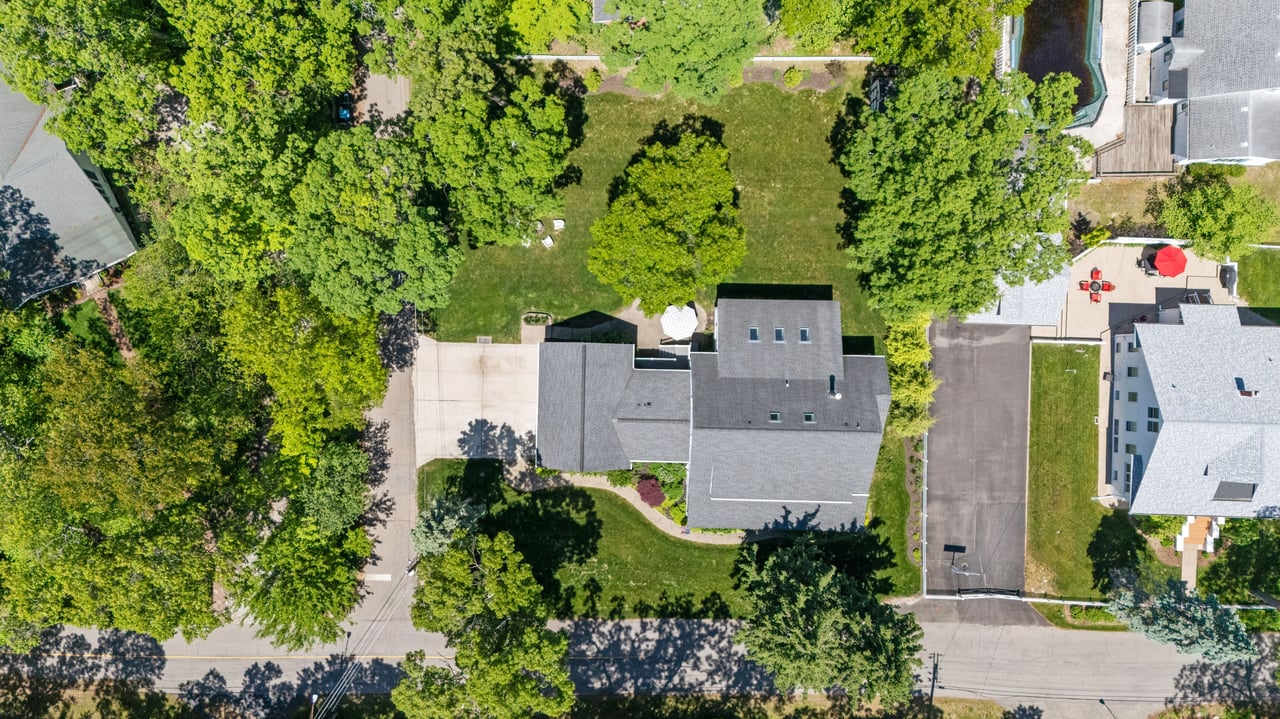 47118 Oak Avenue, Grand Beach, MI 49117
