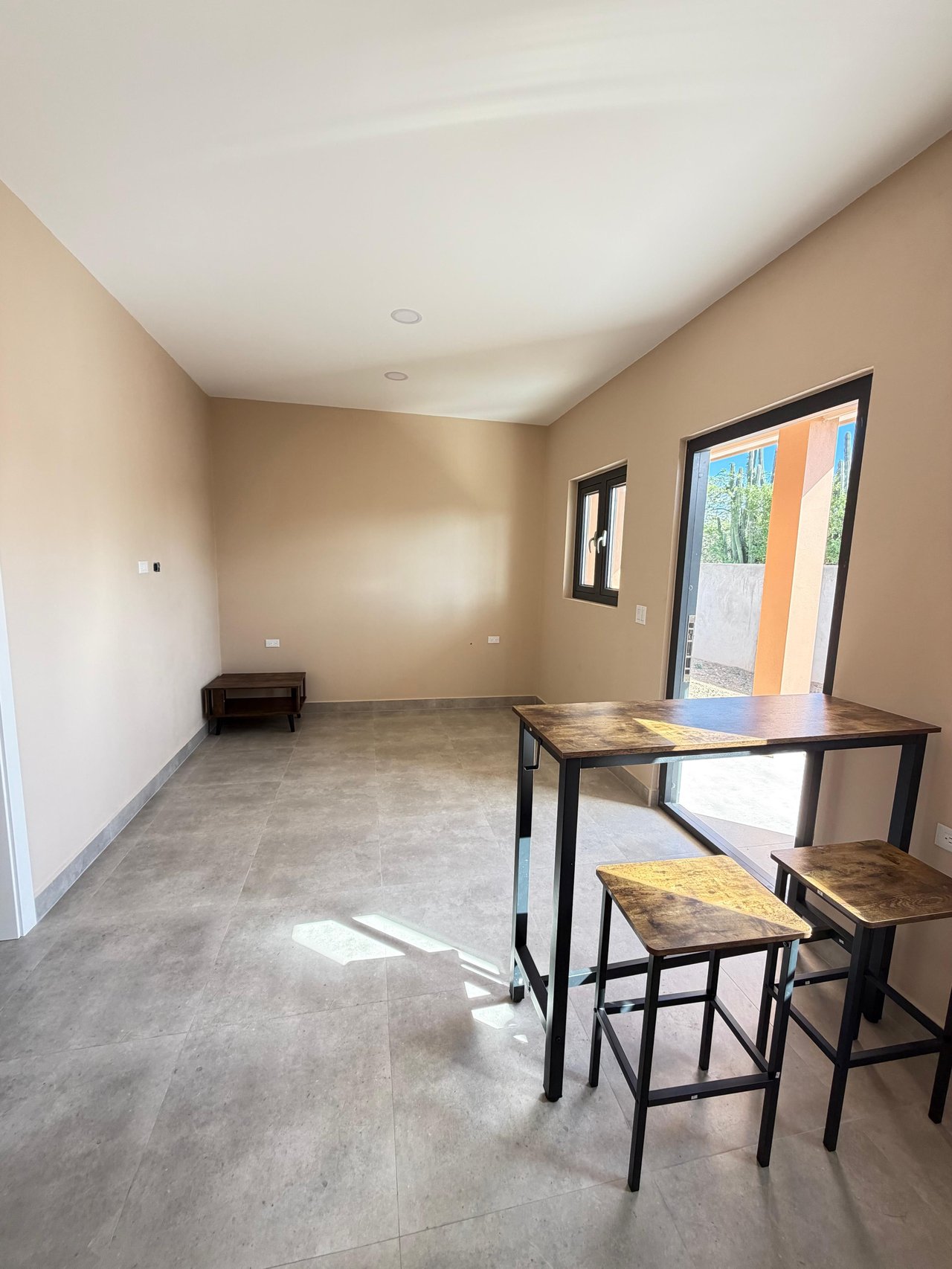 4 One-Bedroom Apartments