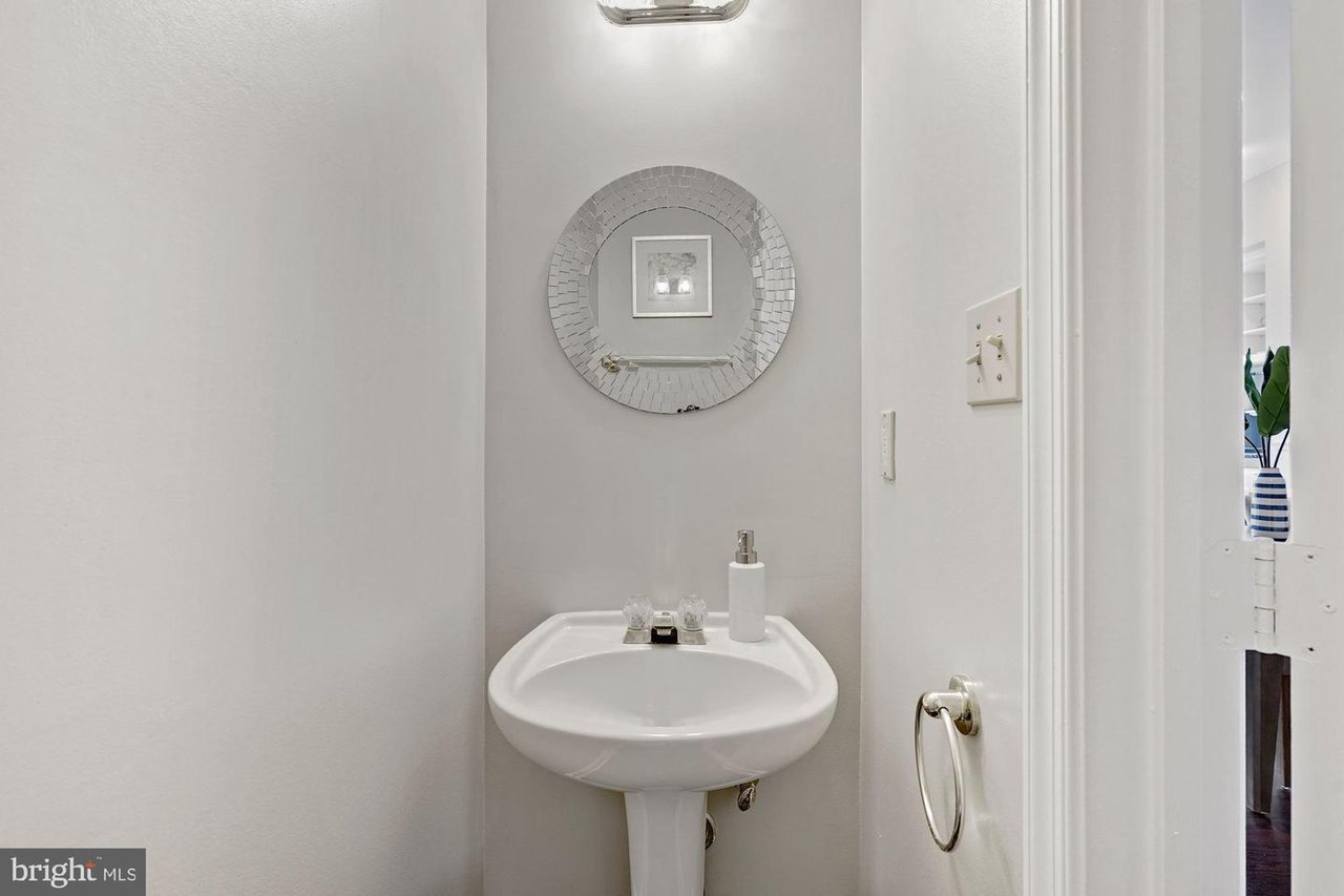 2407 20Th St NW Unit #1096, Washington, DC 20009