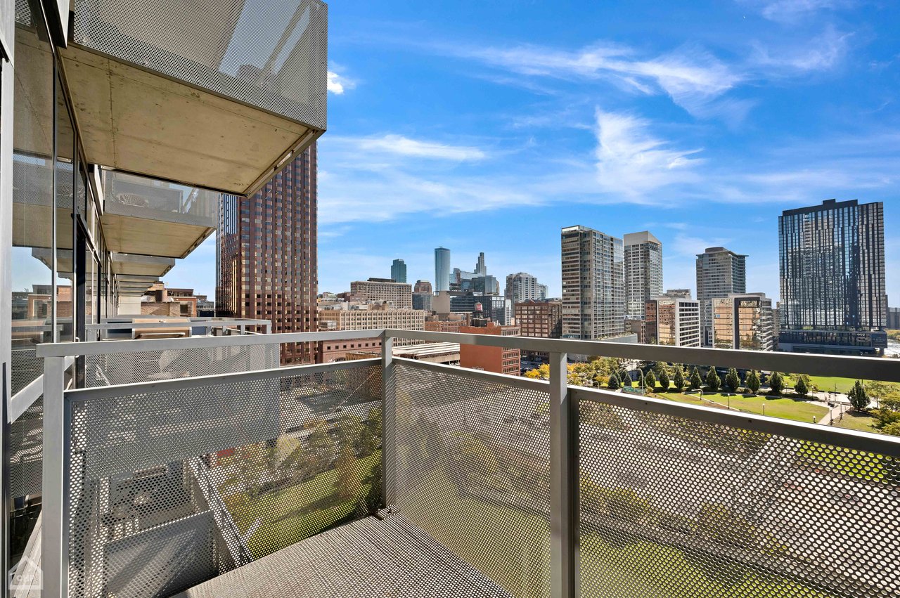 235 W Van Buren St Unit 1511