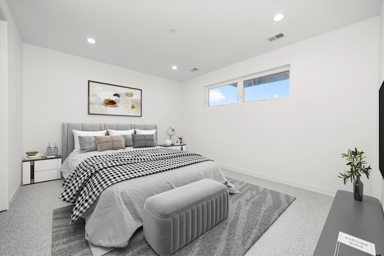 5824 N Lincoln Ave Chicago, IL 60659