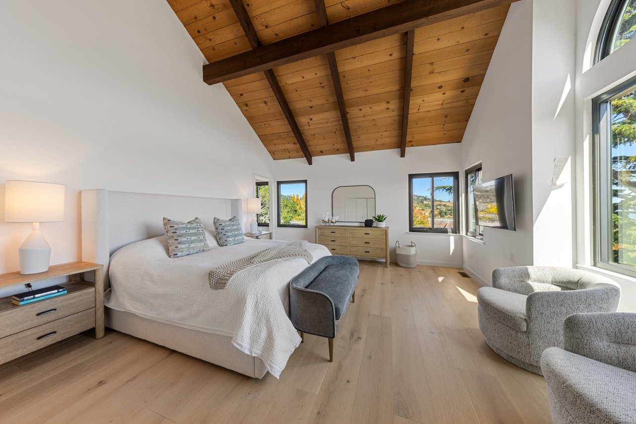 Stylish View Home on a Cul-De-Sac