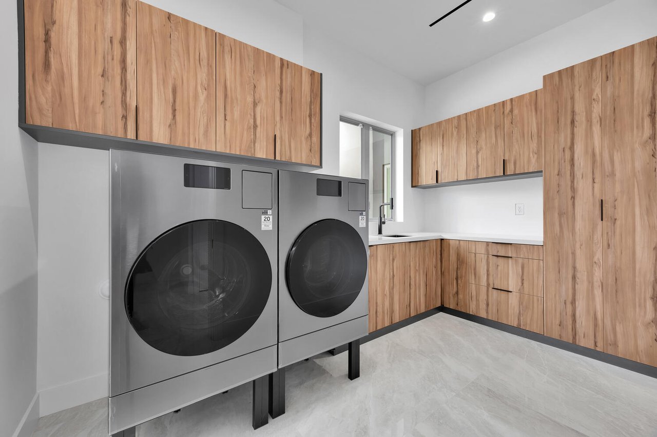 Your Private Resort - Everyday Of The Week