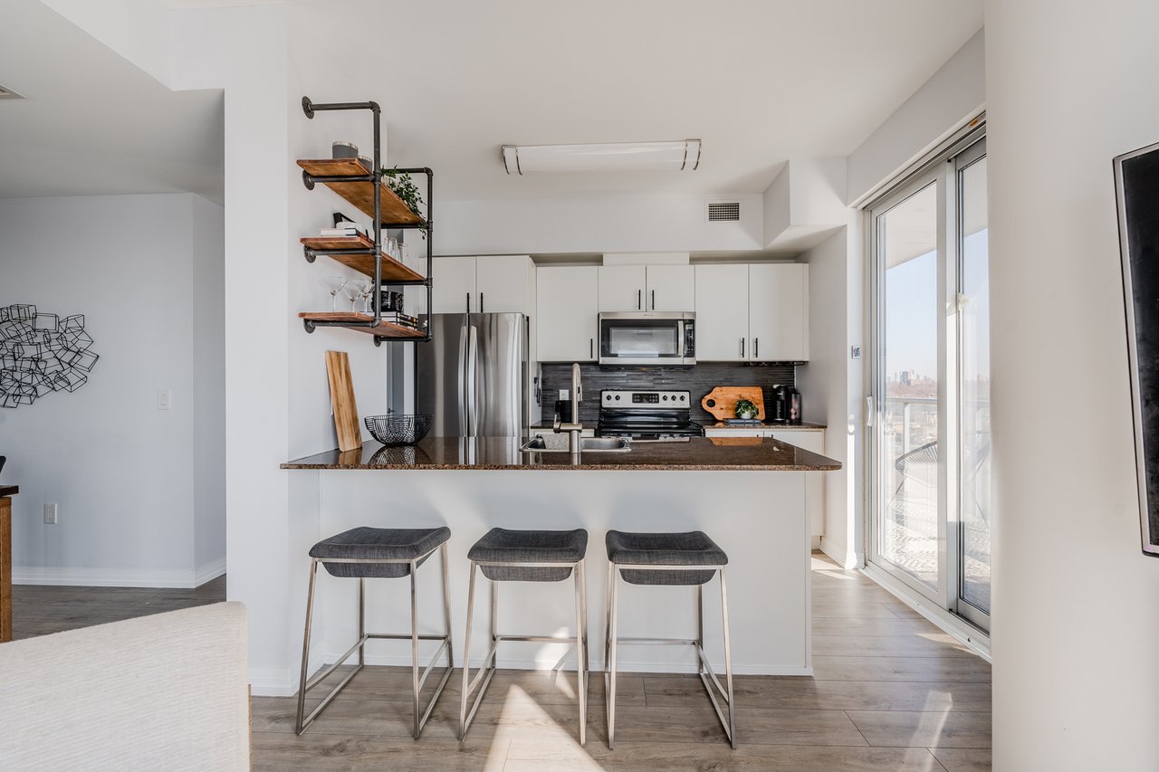 1105-25 Cole St