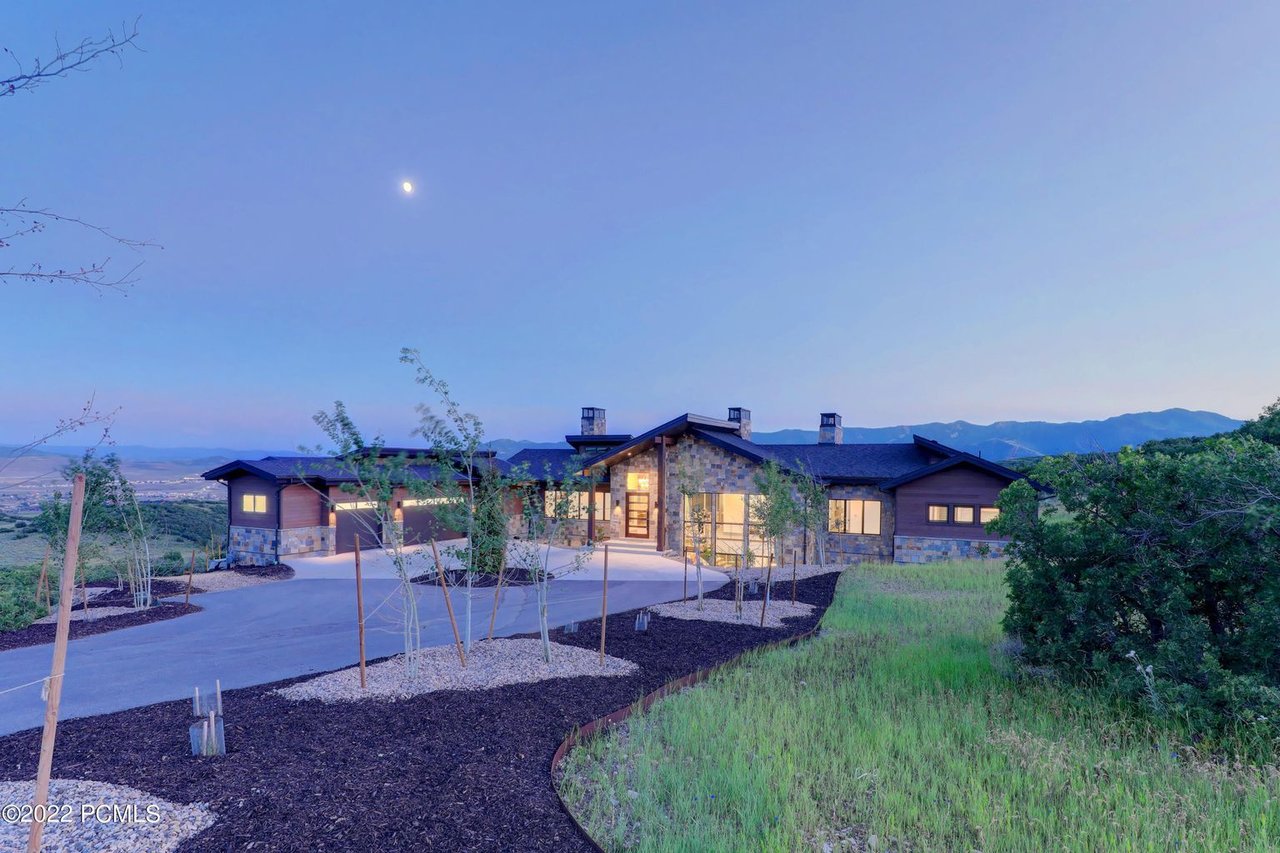 839 W Moose Hill Rd