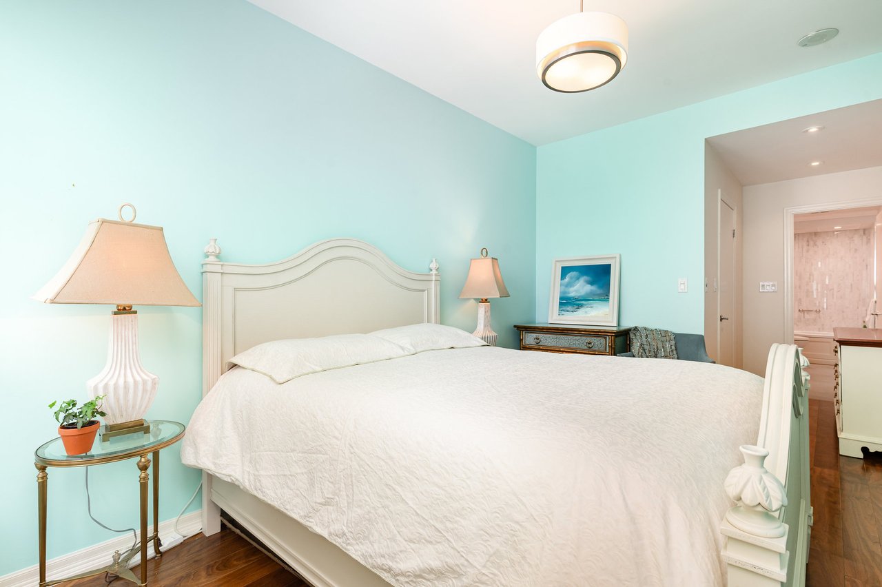 300 Bloor Street East, Suite 2107