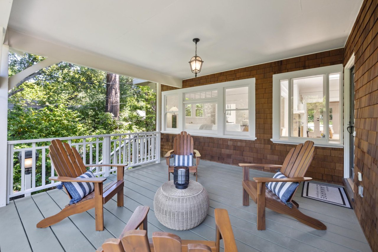 Single Story Charmer in Coveted Flats of Ross