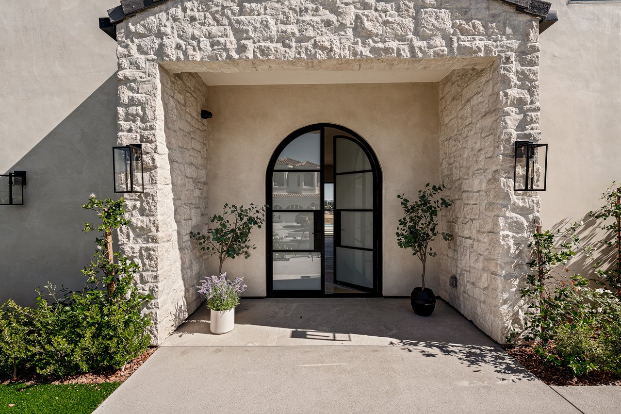 22328 S Summit Ridge Cir