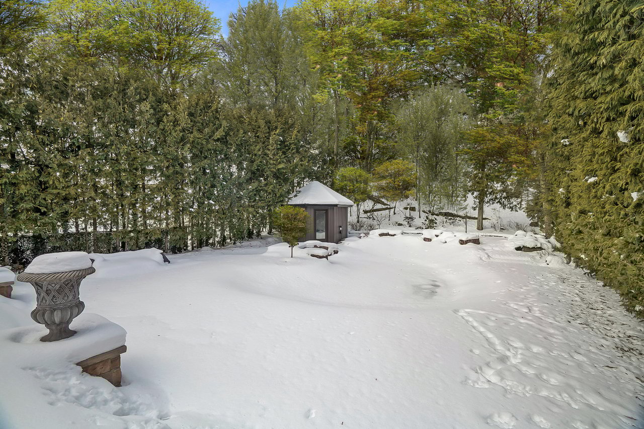 A Rare Ravine Estate