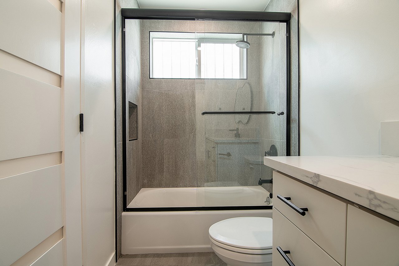166 3/4 S Sycamore Ave | ADU