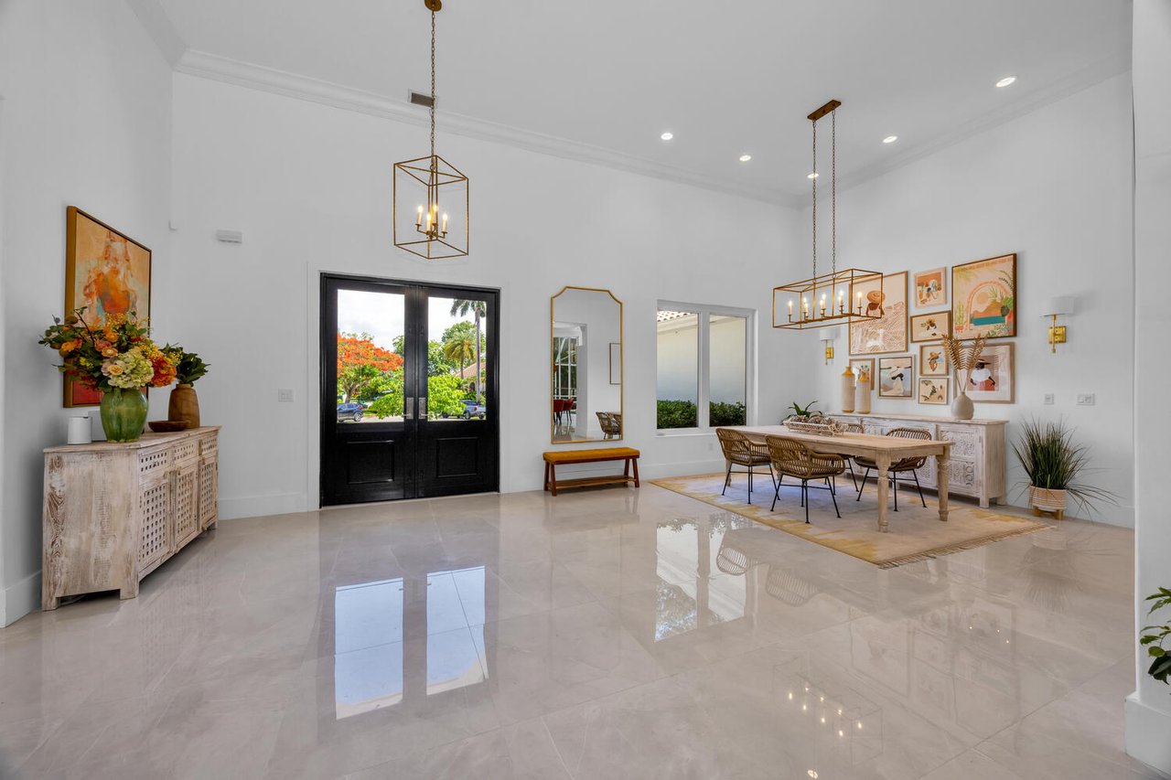Palmetto Bay Perfection: Spacious, Serene, Stunning