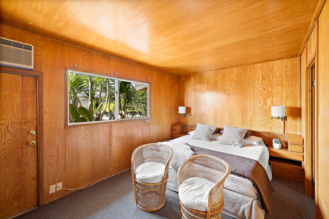 1880 N El Camino Real 38