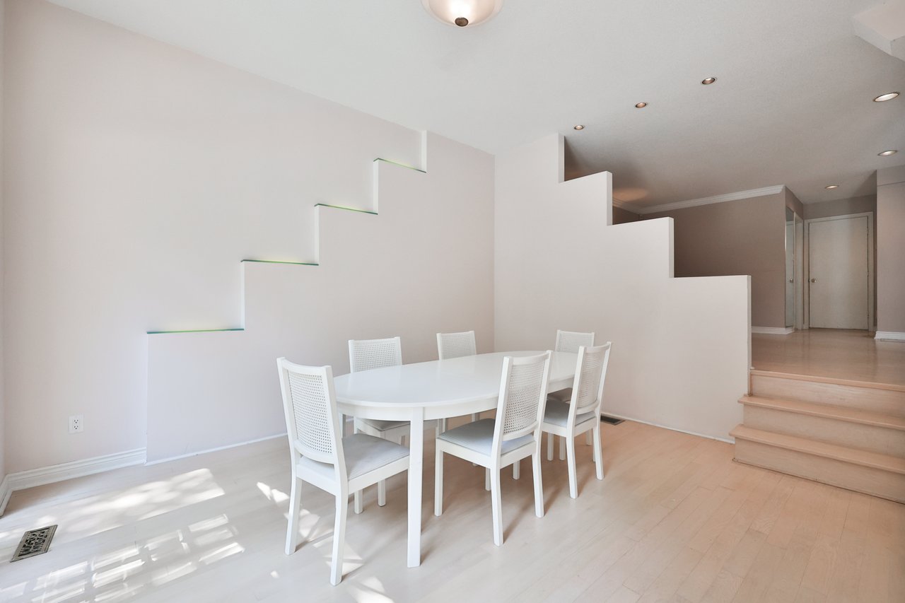 78 West River Street, Oakville