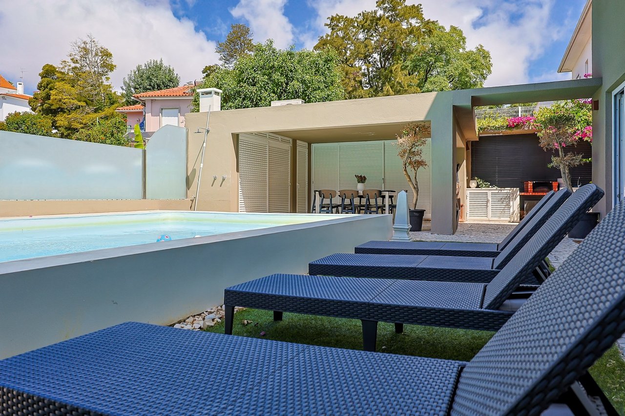 Stylish Renovated 5-Bedroom Villa with Pool in Monte Estoril’s Prestigious Avenida de Portugal