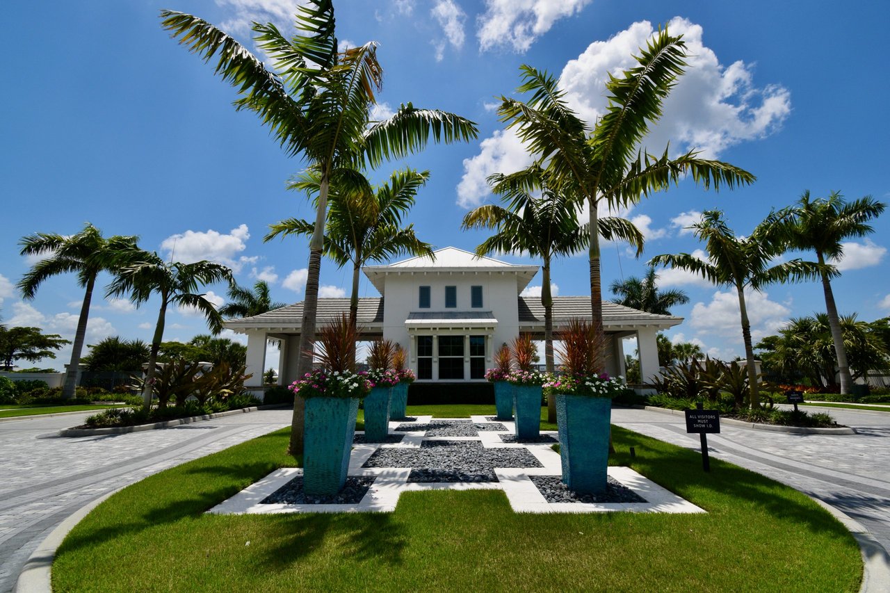 Hacienda Lakes: A Premier Community in Naples, Florida