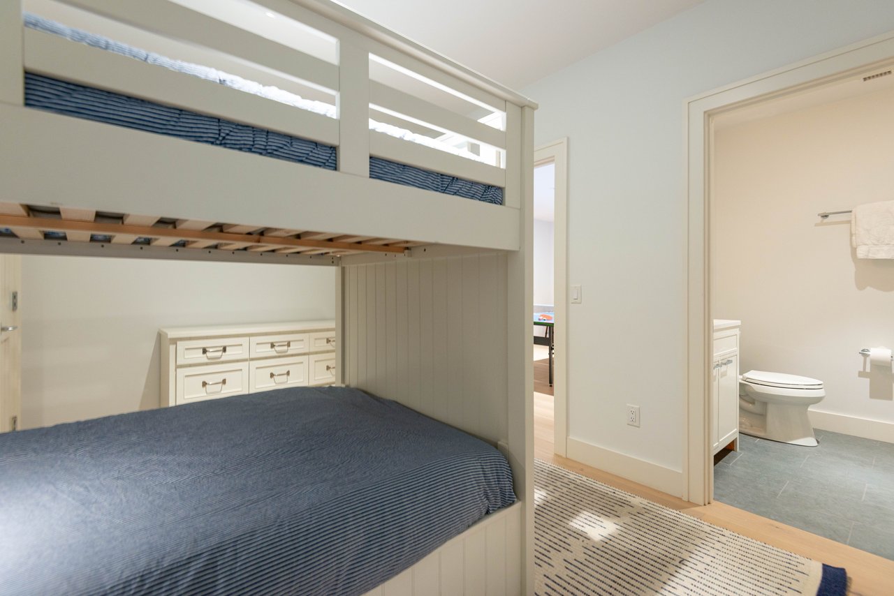 8 Masaquet Road