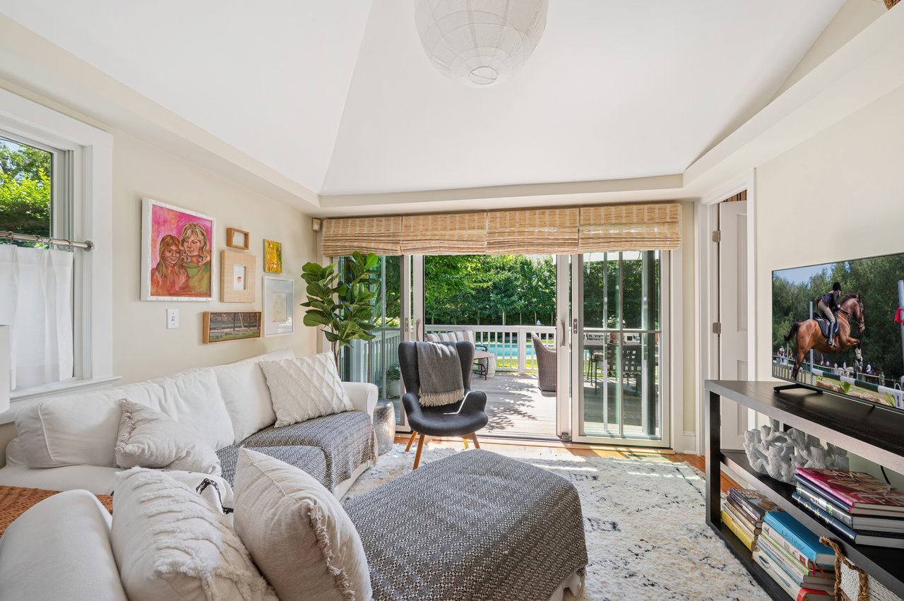 86 Pantigo Road