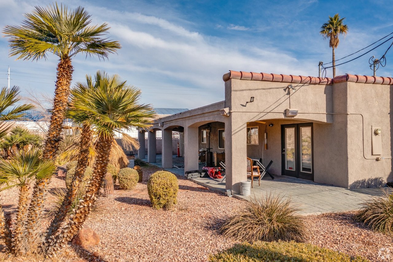 2545-2595 S Torrey Pines