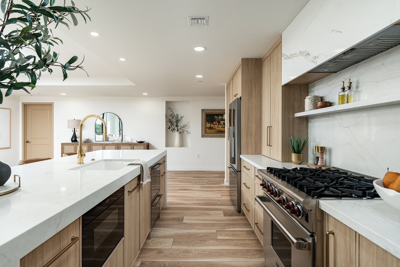 6803 E MAIN Street, 5511