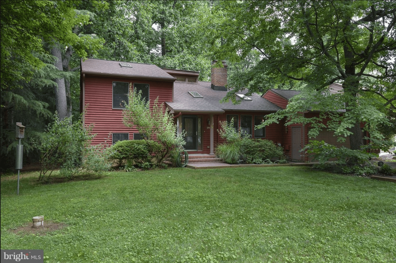 596 Pinewood Dr