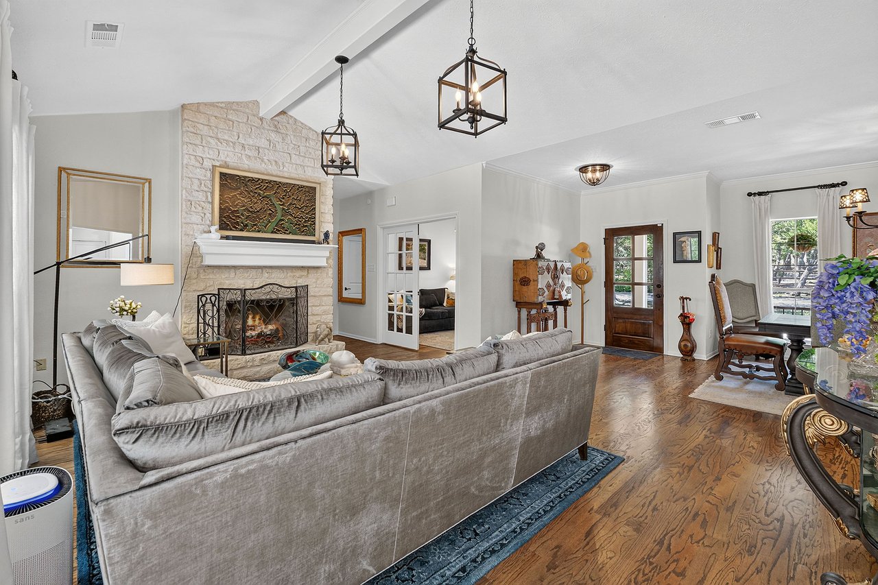 262 E Ridgwood 