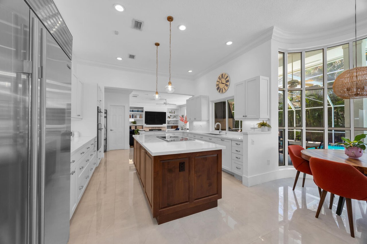 Palmetto Bay Perfection: Spacious, Serene, Stunning