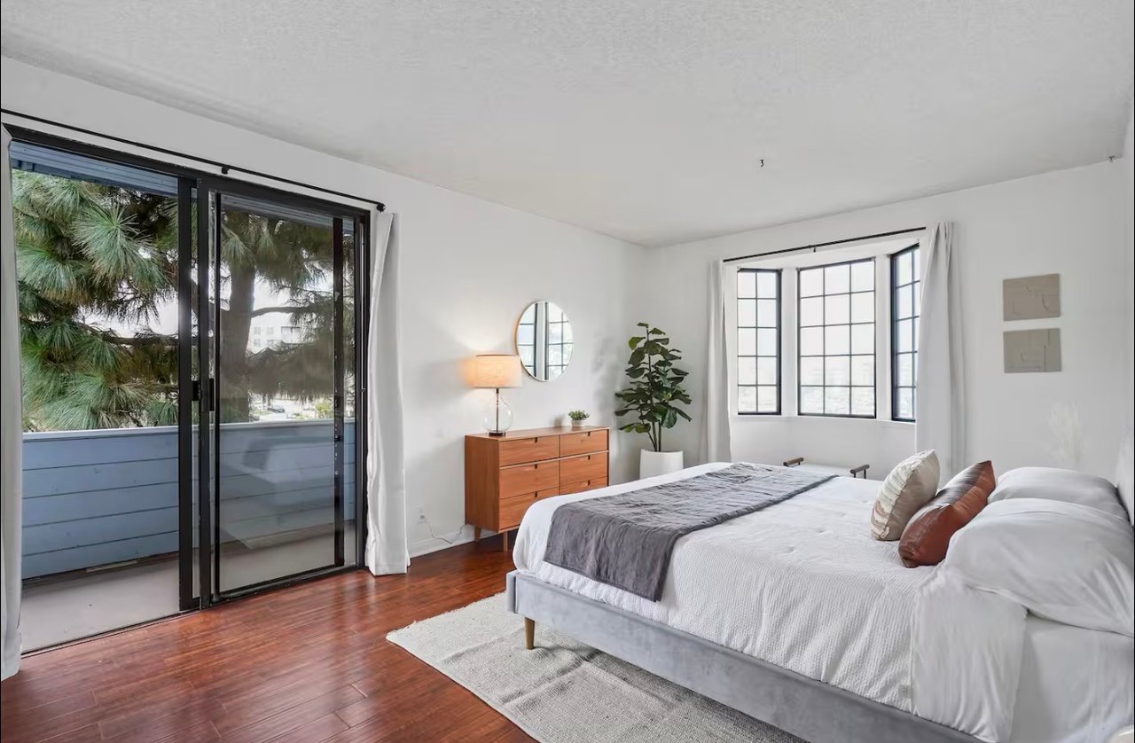 310 Tahiti Way