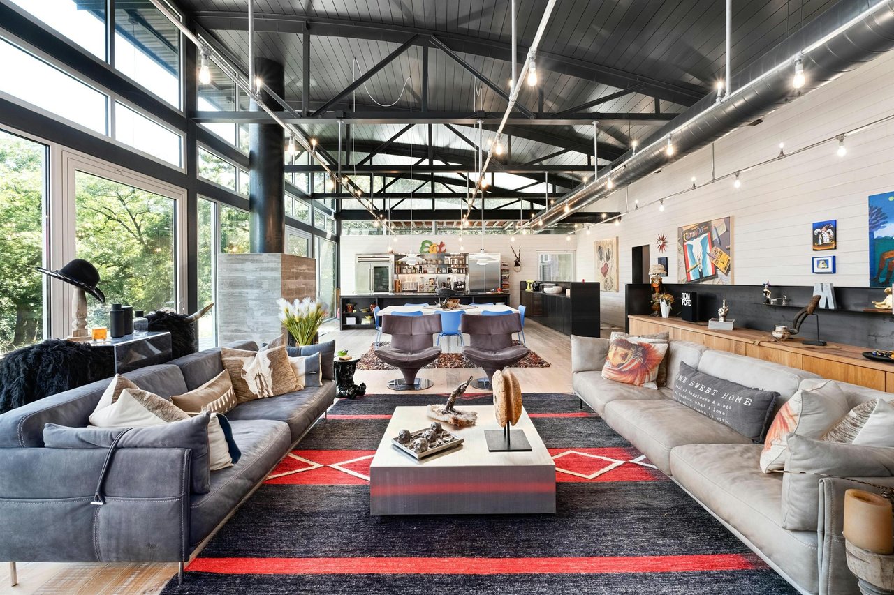 2212 River Hills Road