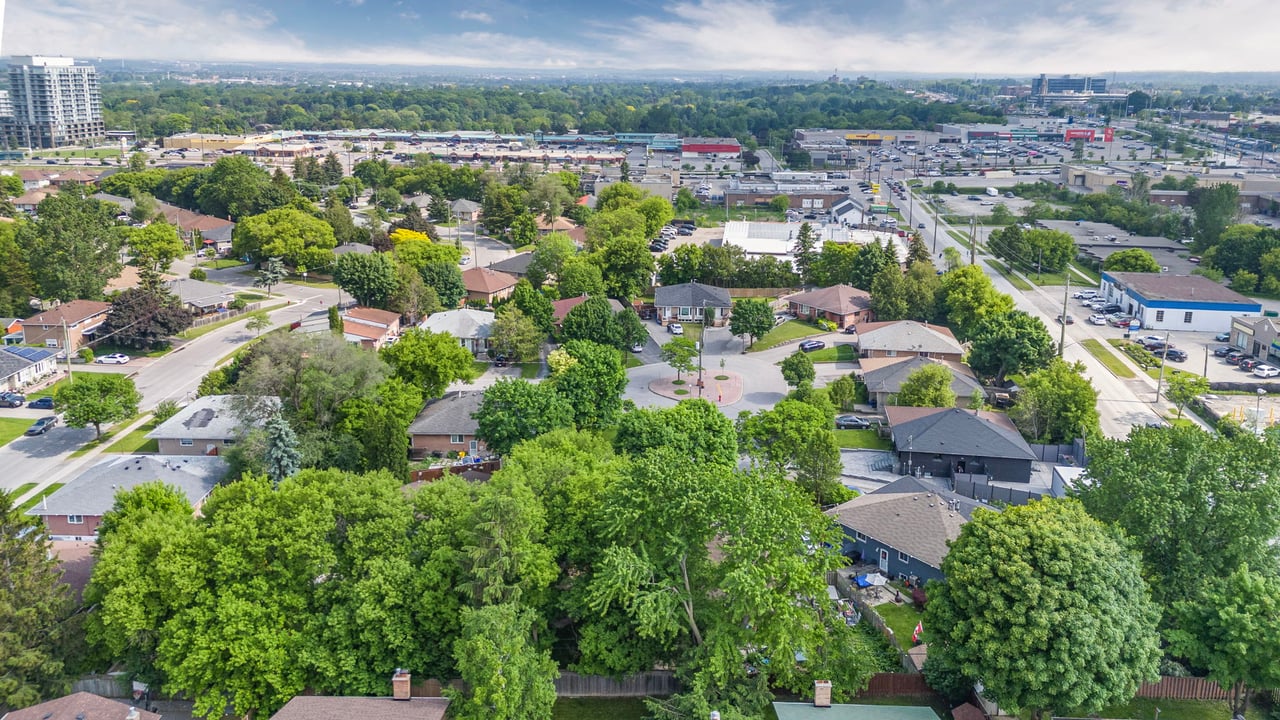 69 Marlin Crt, Newmarket