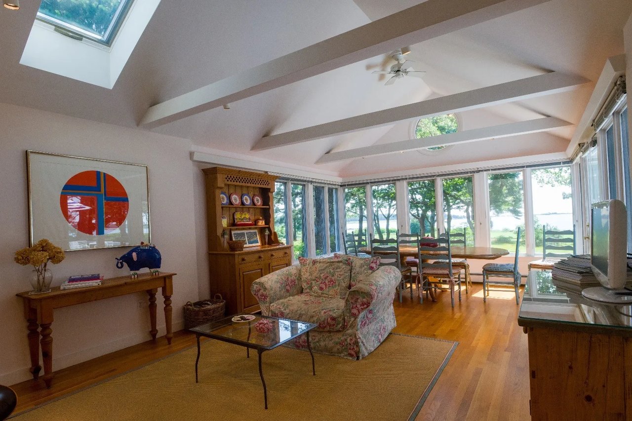 12 Tamarack Ln