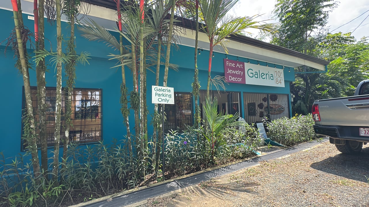Commercial Space In Prime High Traffic Area in Uvita Costa Rica with garden