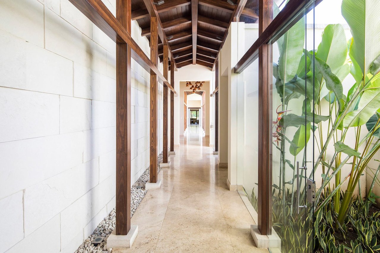 Tropical Single Story Estate, Santa Ana, San Jose
