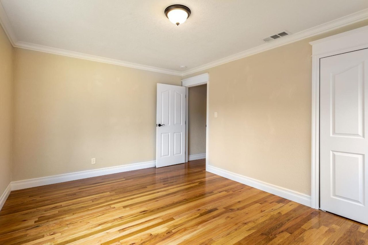 570 Saratoga Ave