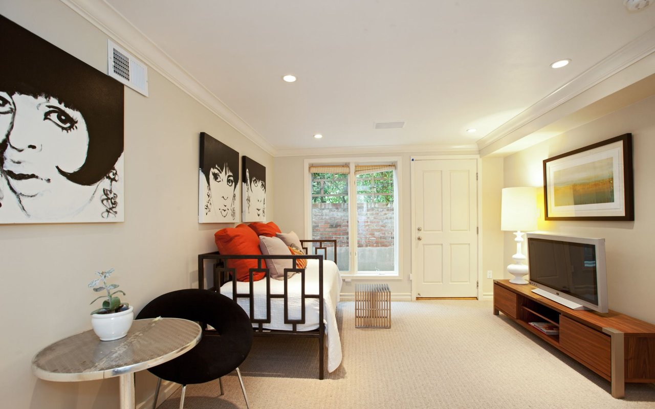 40 Montclair Ter