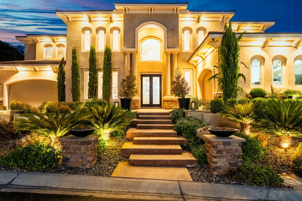 Deluxe Mediterranean Estate in McDonald Highlands