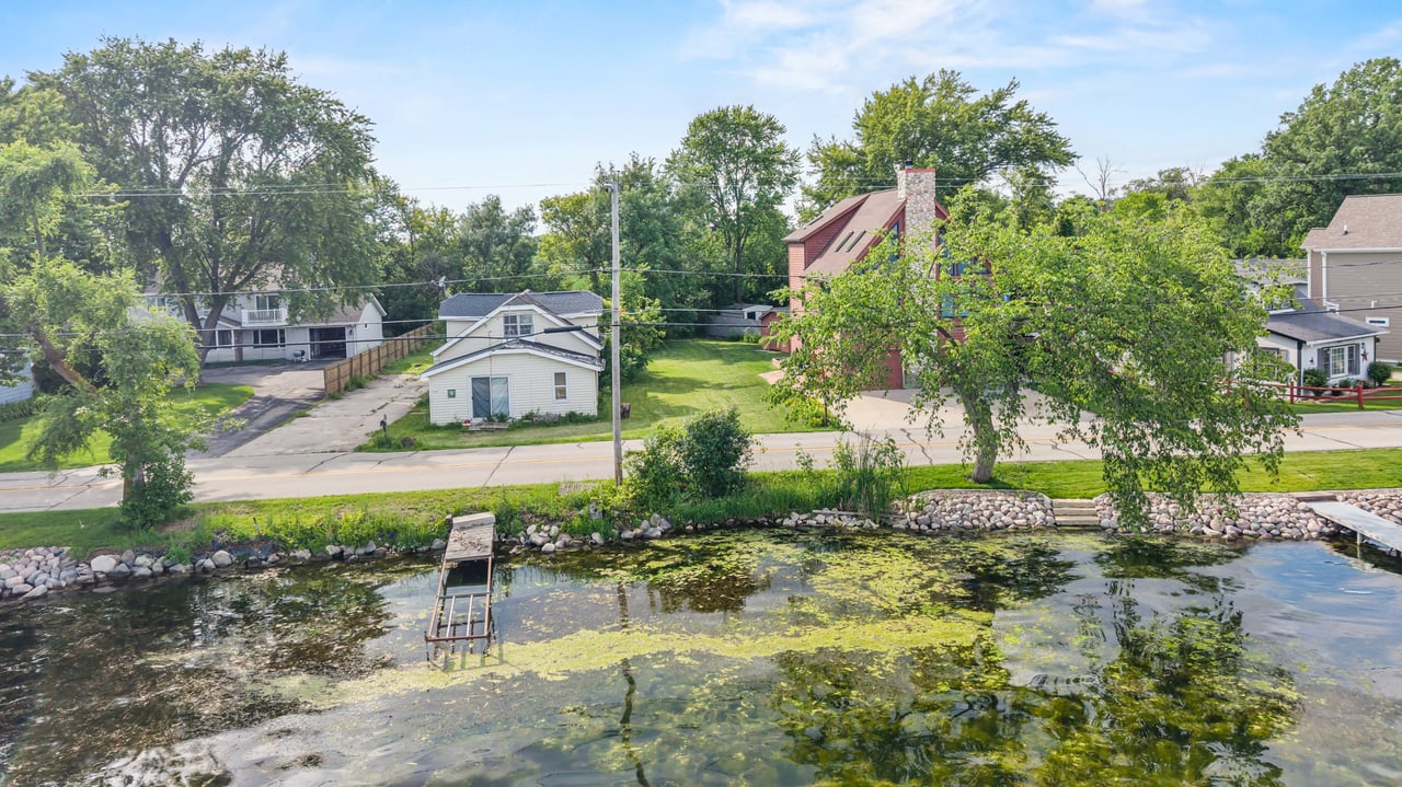 7110 N Tichigan Rd Waterford