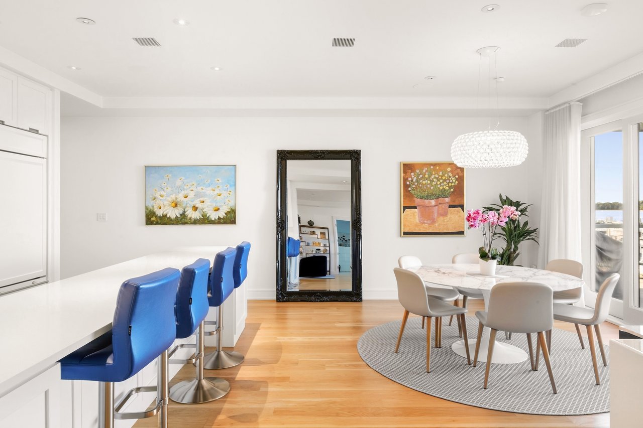 21 West Water Street, Residence 2F
