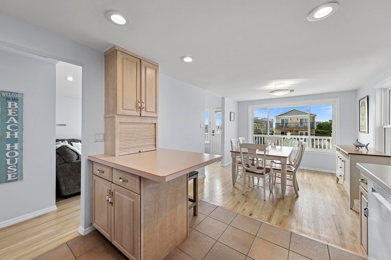 229 Merivale Ave. (1st and 2nd floor), Beach Haven