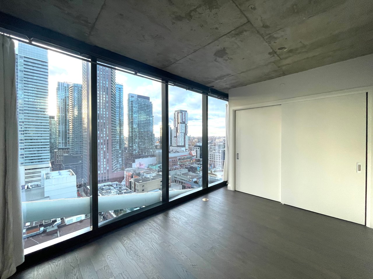 King West Loft With Forever South Views