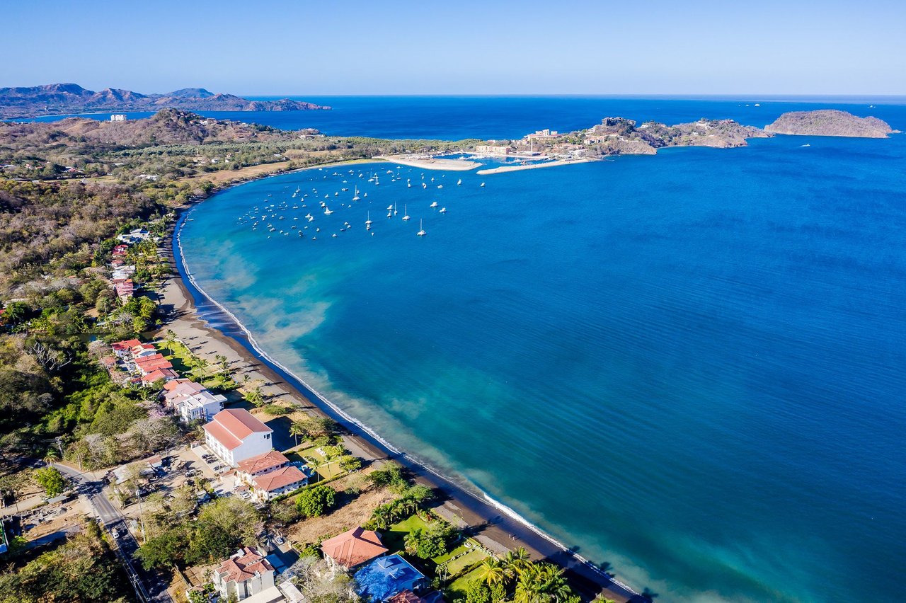 Casa Suerte | Modern 2-Bedroom Tropical Home with Pool Near Playa Potrero and Flamingo Marina