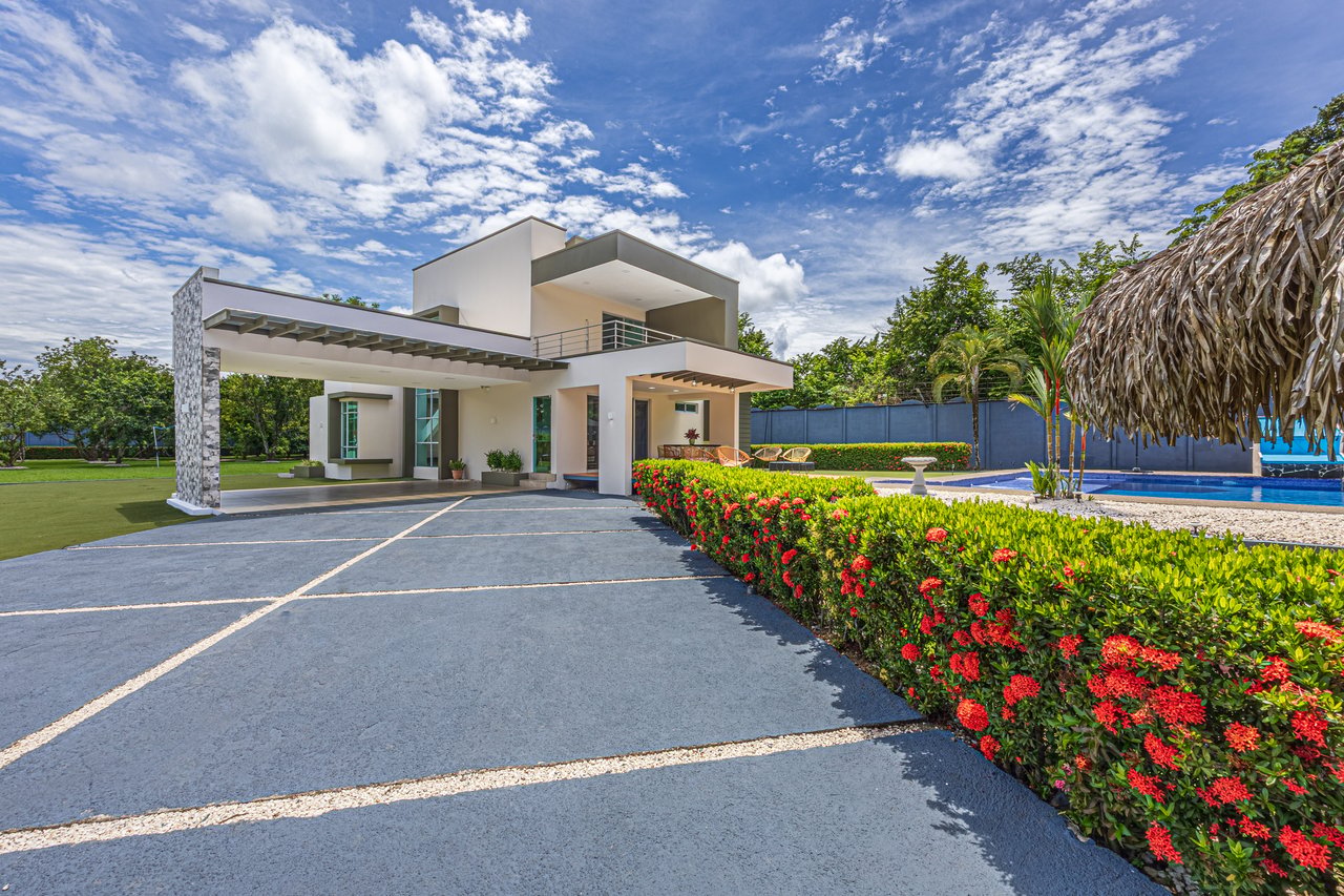 Beautiful house near to the beach | Tranquility and style