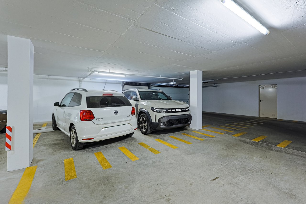 Modern 2-Bed, 2-Bath Apartment in Central Marinha Grande – Near Nazaré