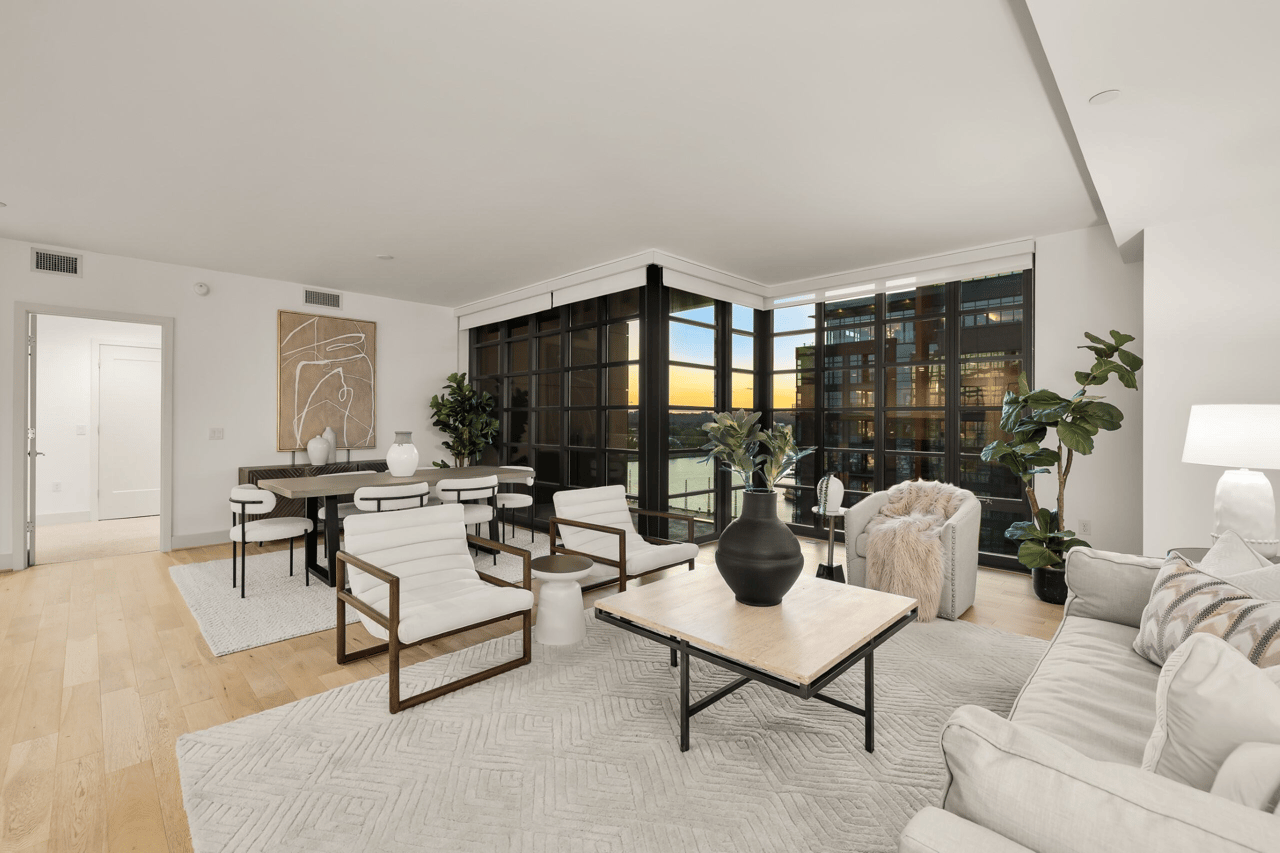45 Sutton Square SW #906